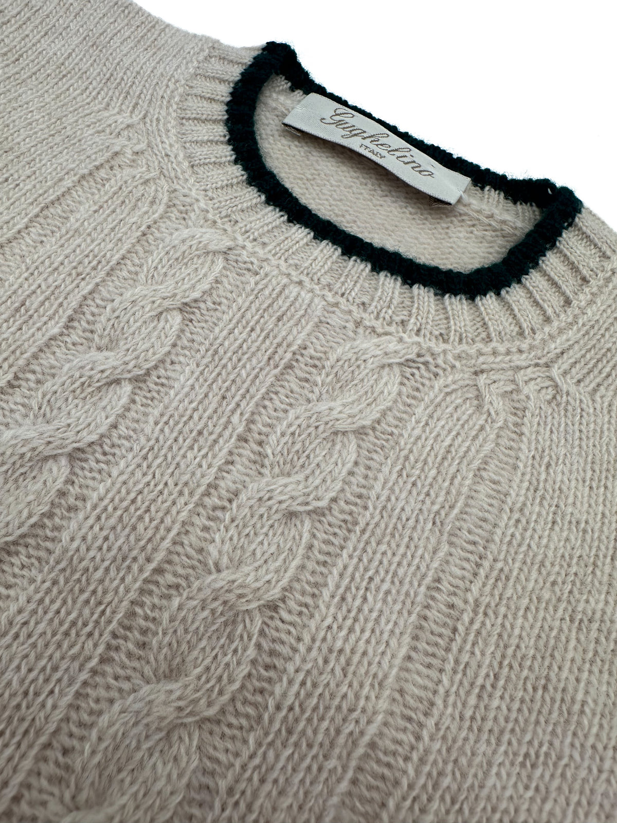 Maglione girocollo a trecce 100% lana