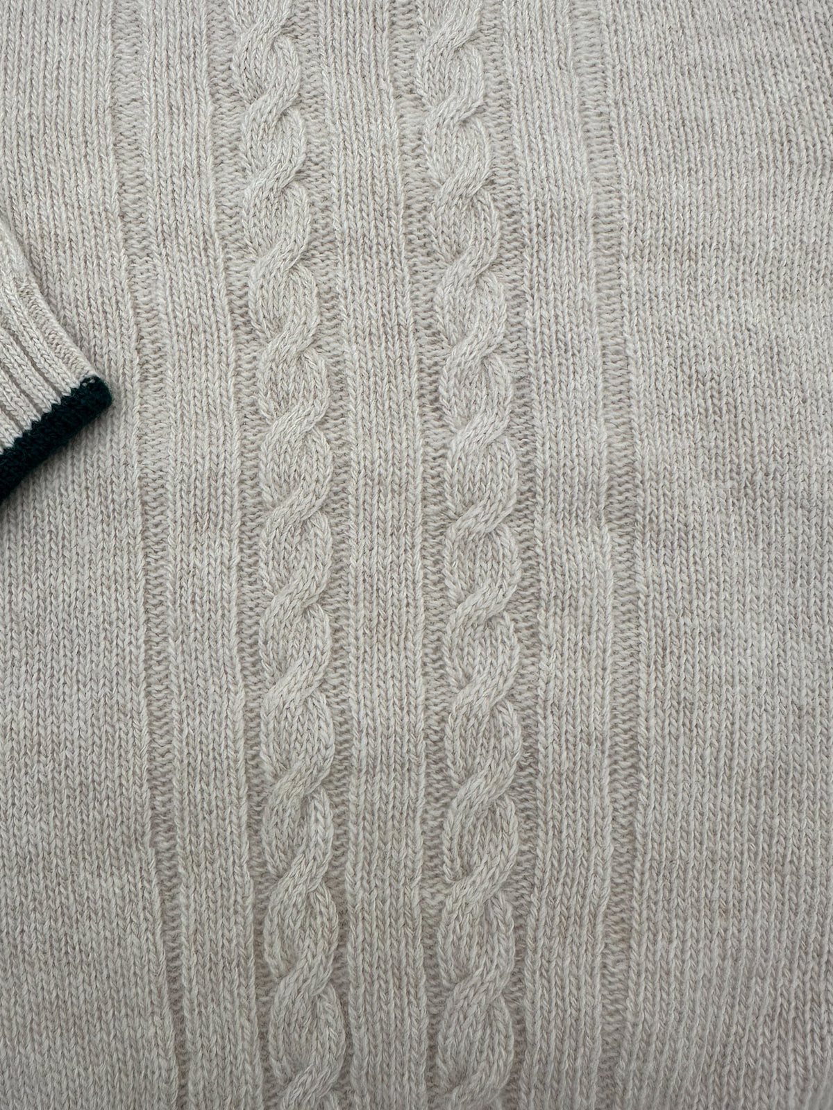 Maglione girocollo a trecce 100% lana